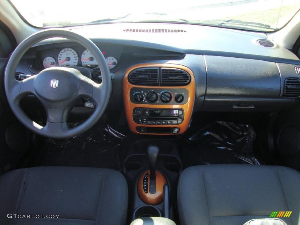 2005 Neon SXT - Orange Blast Pearlcoat / Dark Slate Gray photo #23