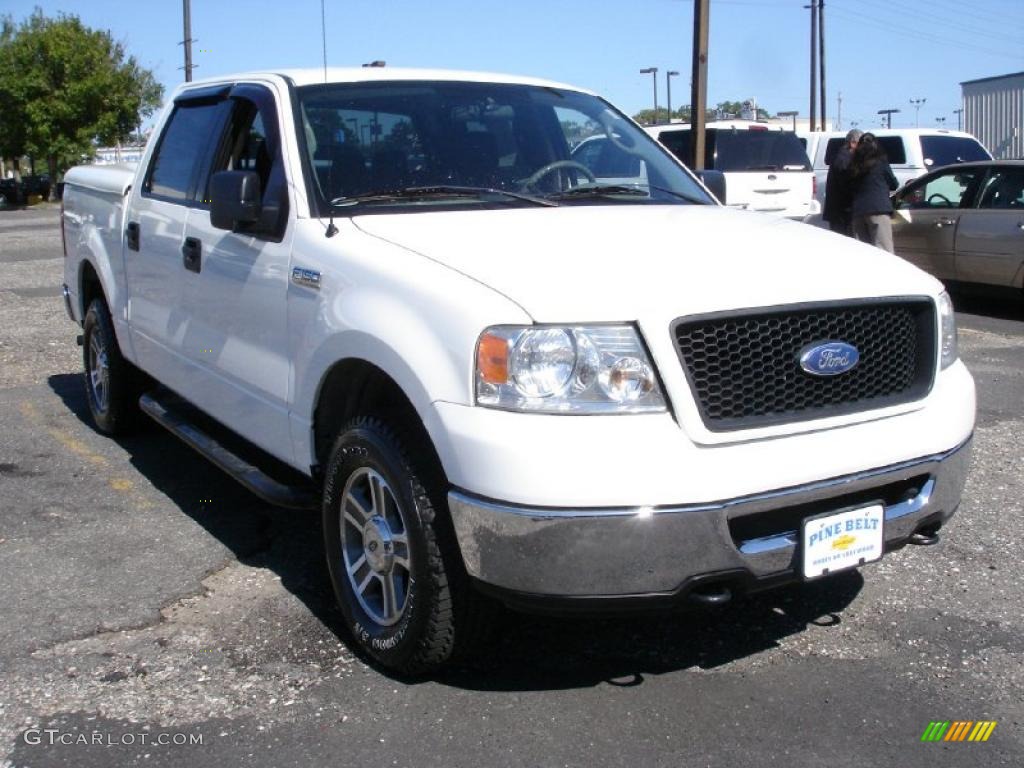 2006 F150 XLT SuperCrew 4x4 - Oxford White / Medium/Dark Flint photo #3