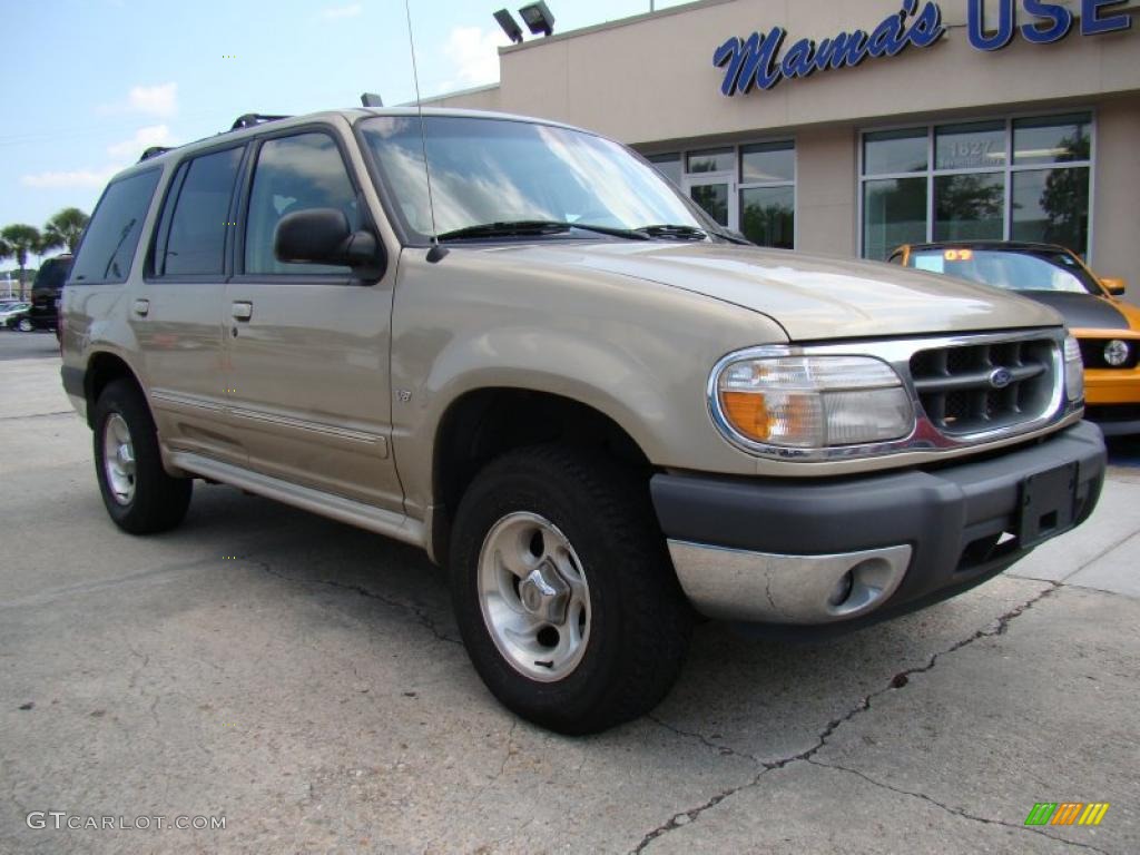 2000 Explorer XLT 4x4 - Harvest Gold Metallic / Medium Prairie Tan photo #2