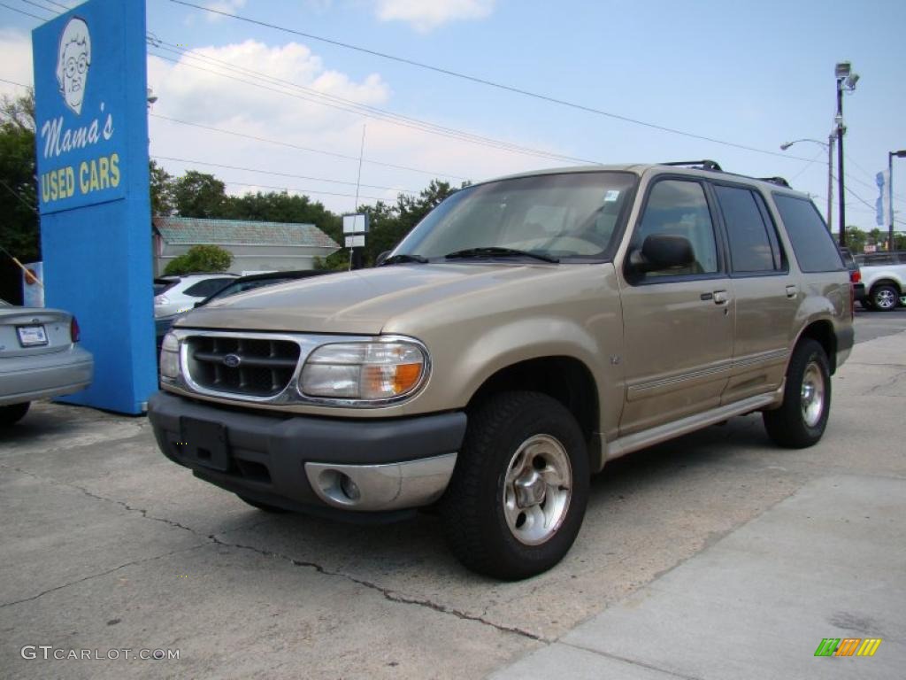 2000 Explorer XLT 4x4 - Harvest Gold Metallic / Medium Prairie Tan photo #4