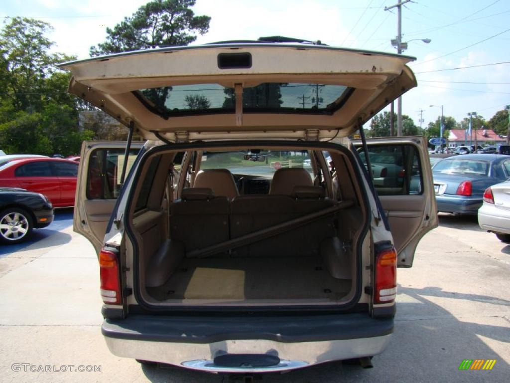 2000 Explorer XLT 4x4 - Harvest Gold Metallic / Medium Prairie Tan photo #14