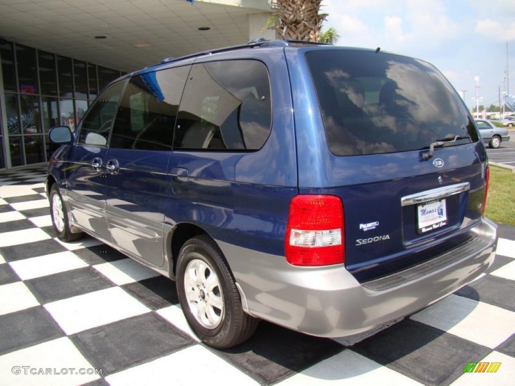 2004 Sedona EX - Imperial Blue / Gray photo #9