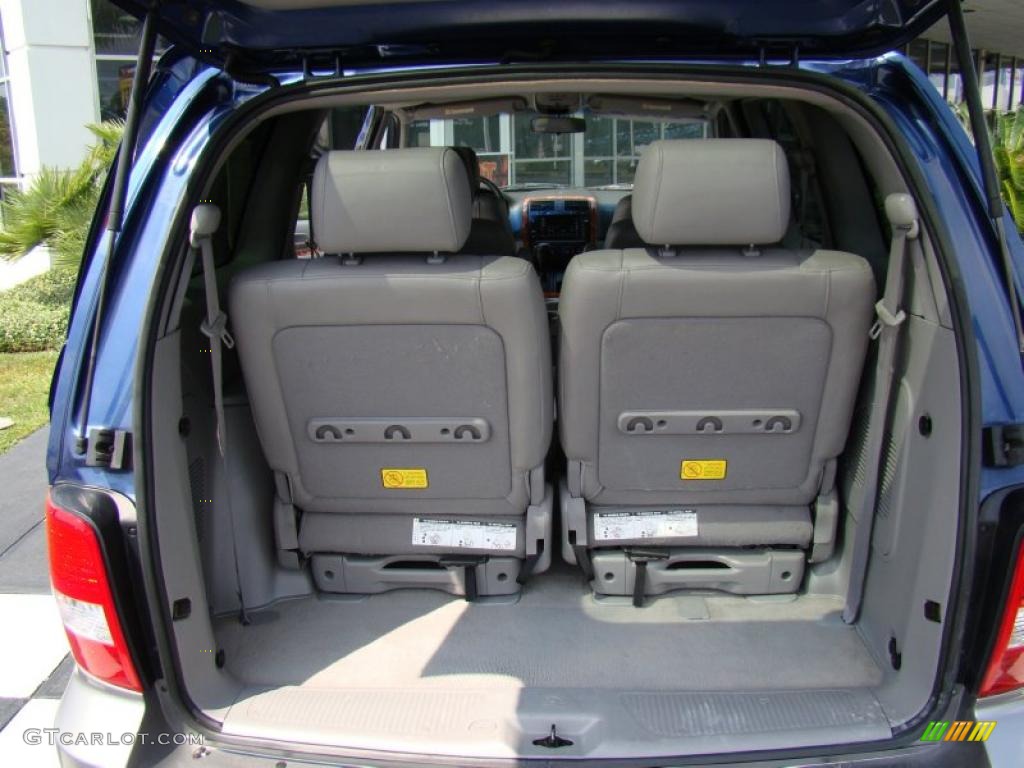 2004 Sedona EX - Imperial Blue / Gray photo #17