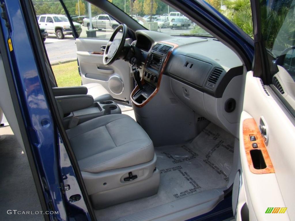 2004 Sedona EX - Imperial Blue / Gray photo #18