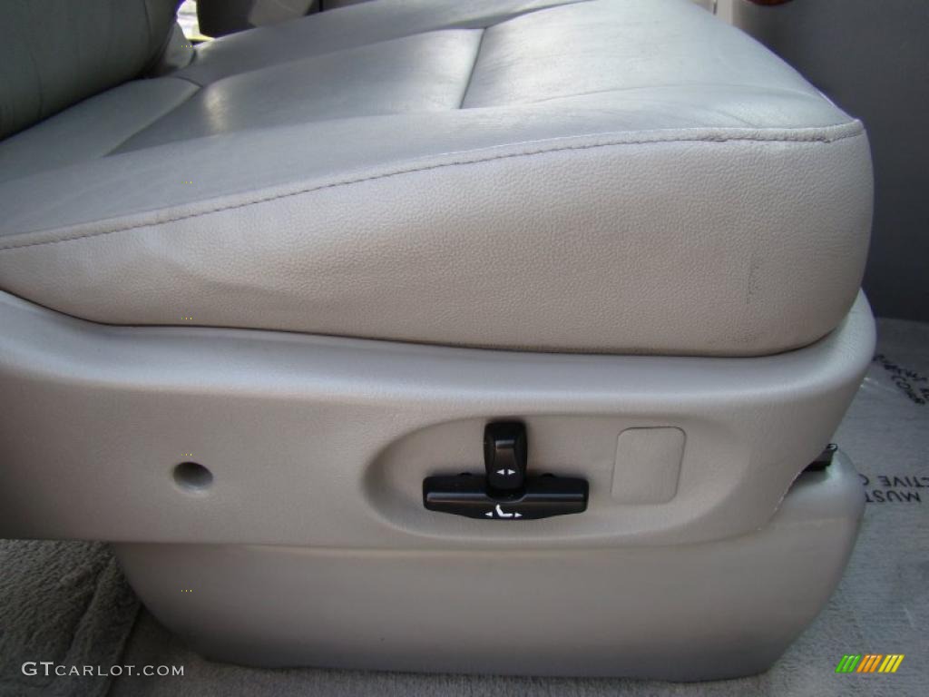 2004 Sedona EX - Imperial Blue / Gray photo #19