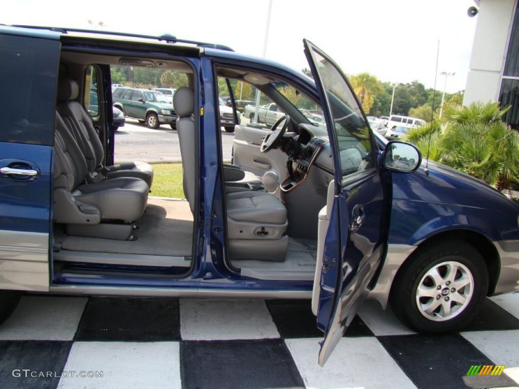 2004 Sedona EX - Imperial Blue / Gray photo #21