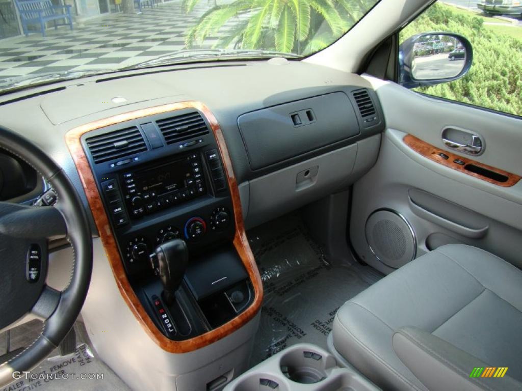 2004 Sedona EX - Imperial Blue / Gray photo #24