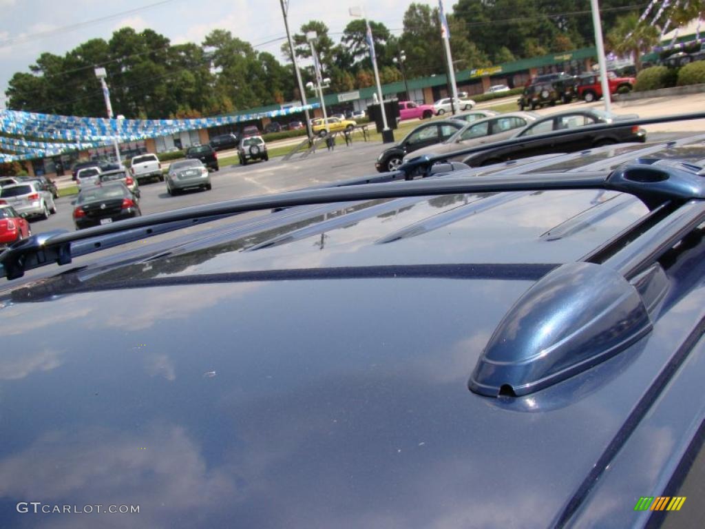 2004 Sedona EX - Imperial Blue / Gray photo #37