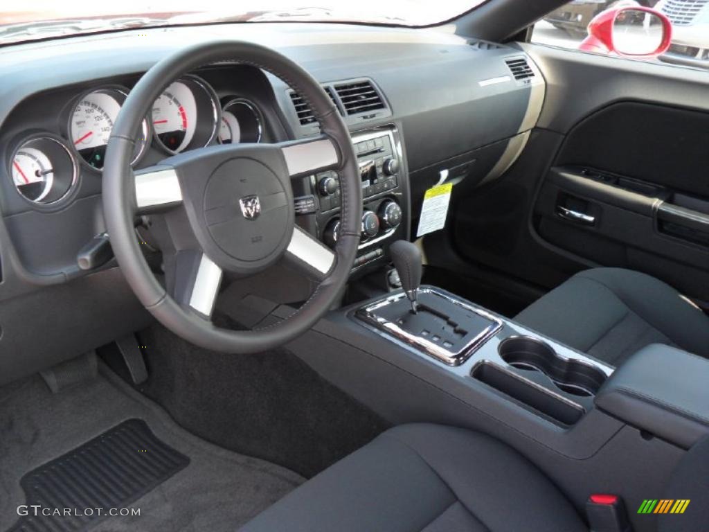 2010 Challenger R/T - Inferno Red Crystal Pearl / Dark Slate Gray photo #23