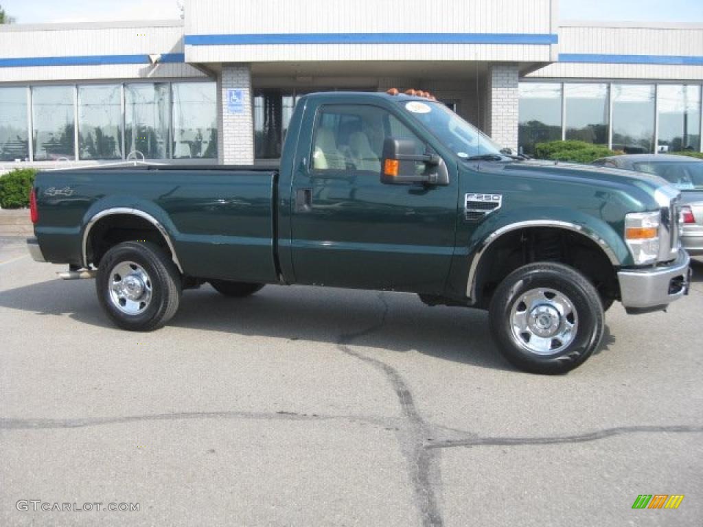 2008 F250 Super Duty XLT Regular Cab 4x4 - Forest Green Metallic / Camel photo #2