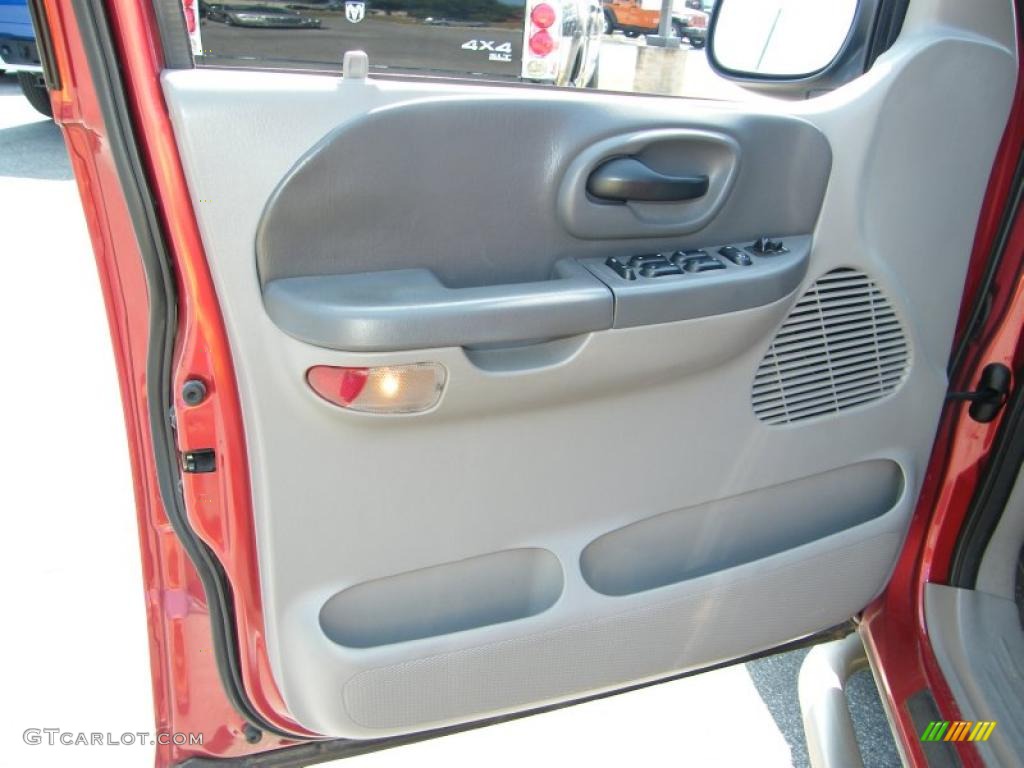 2002 F150 Lariat SuperCrew - Toreador Red Metallic / Medium Graphite photo #17
