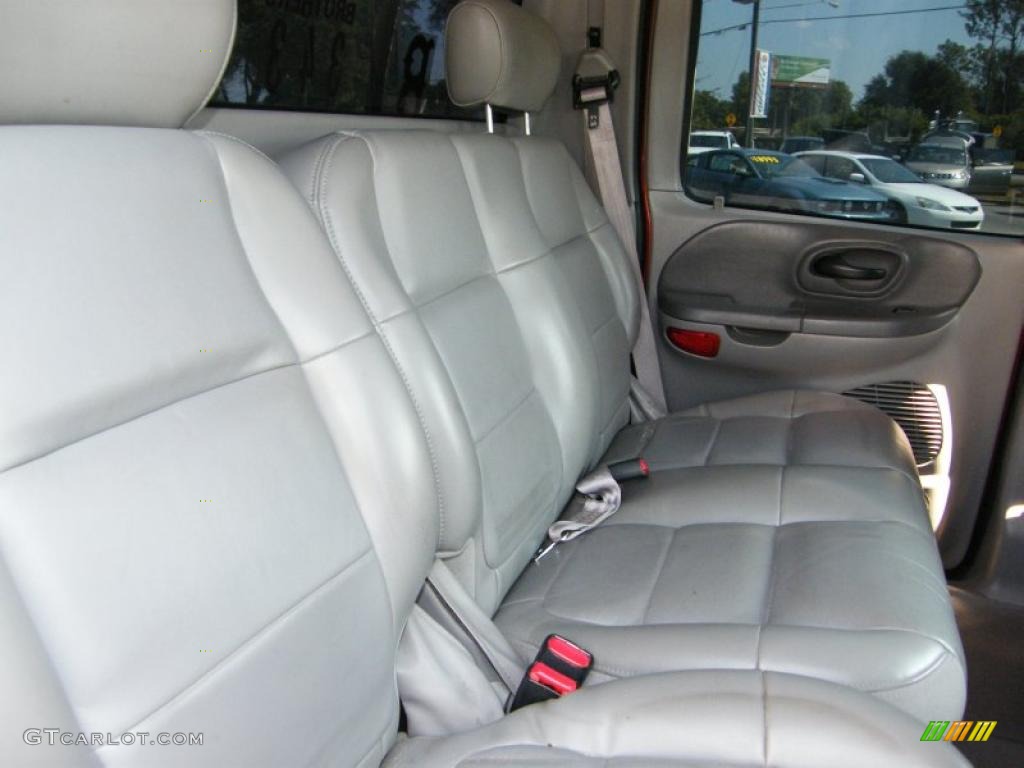 2002 F150 Lariat SuperCrew - Toreador Red Metallic / Medium Graphite photo #27