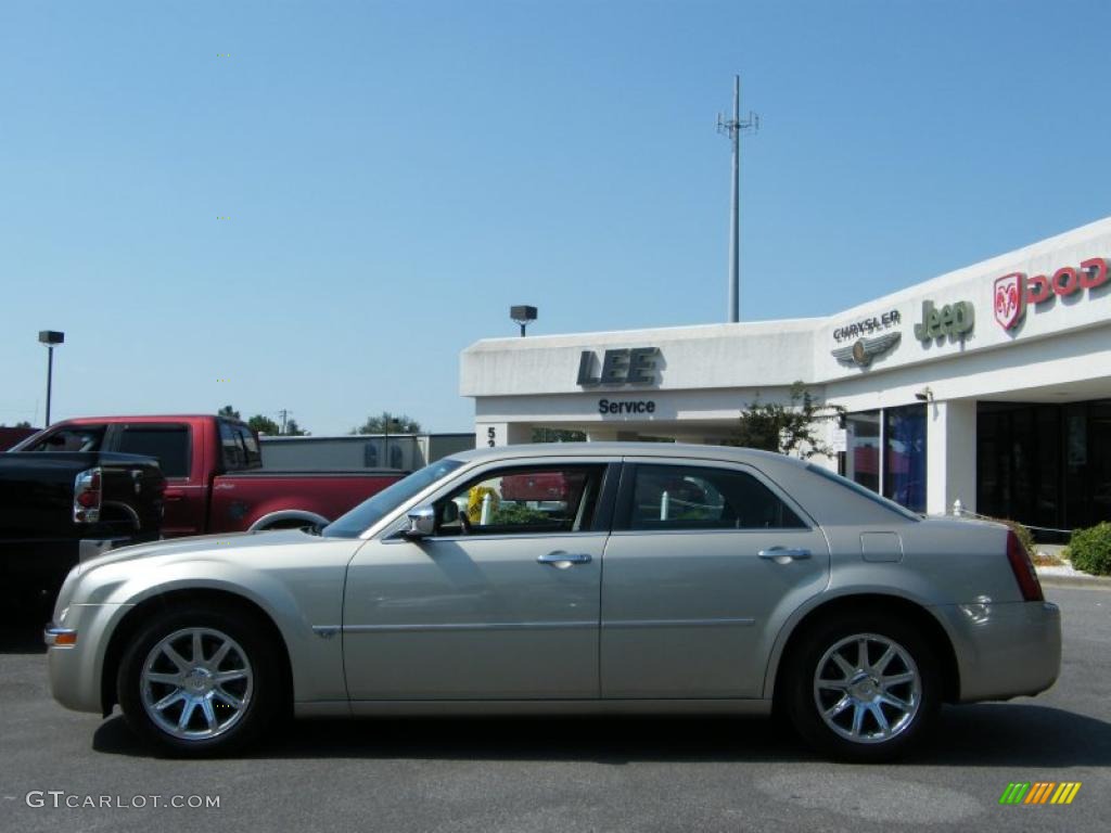 2006 300 C HEMI - Linen Gold Metallic / Dark Slate Gray/Light Graystone photo #2