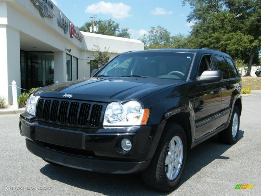 2007 Grand Cherokee Laredo - Black / Medium Slate Gray photo #1