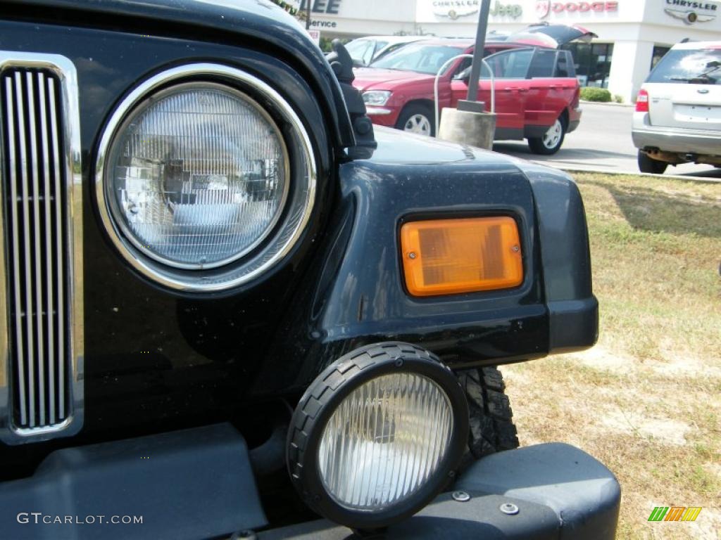 2004 Wrangler Columbia Edition 4x4 - Black / Dark Slate Gray photo #9