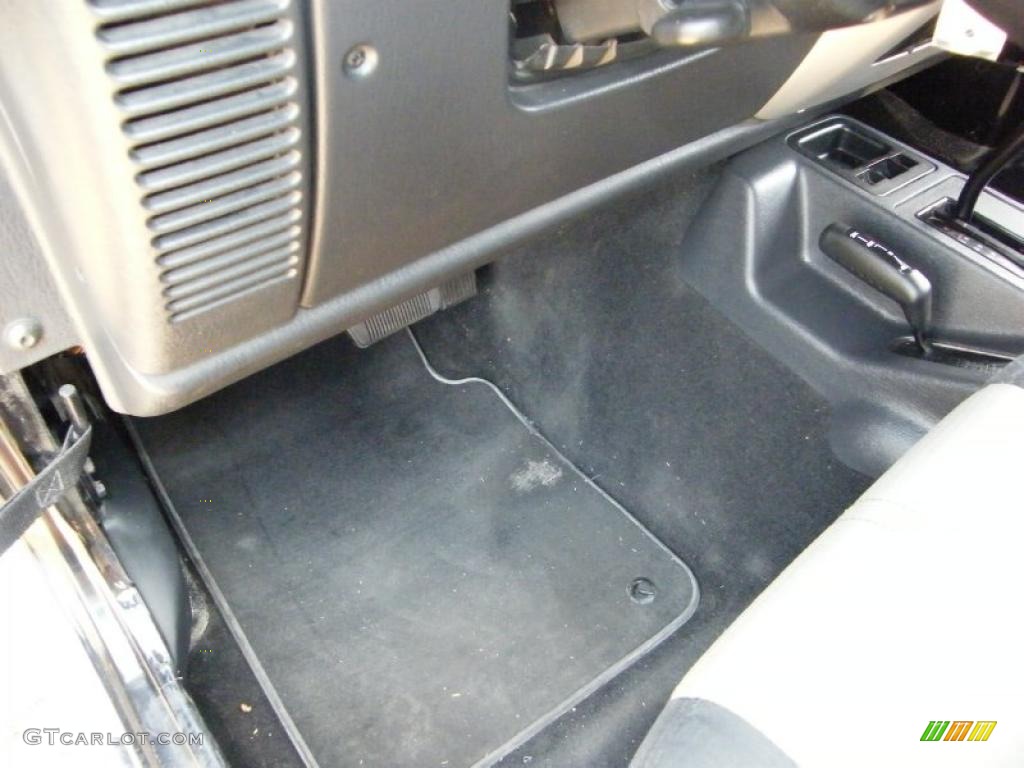 2004 Wrangler Columbia Edition 4x4 - Black / Dark Slate Gray photo #16