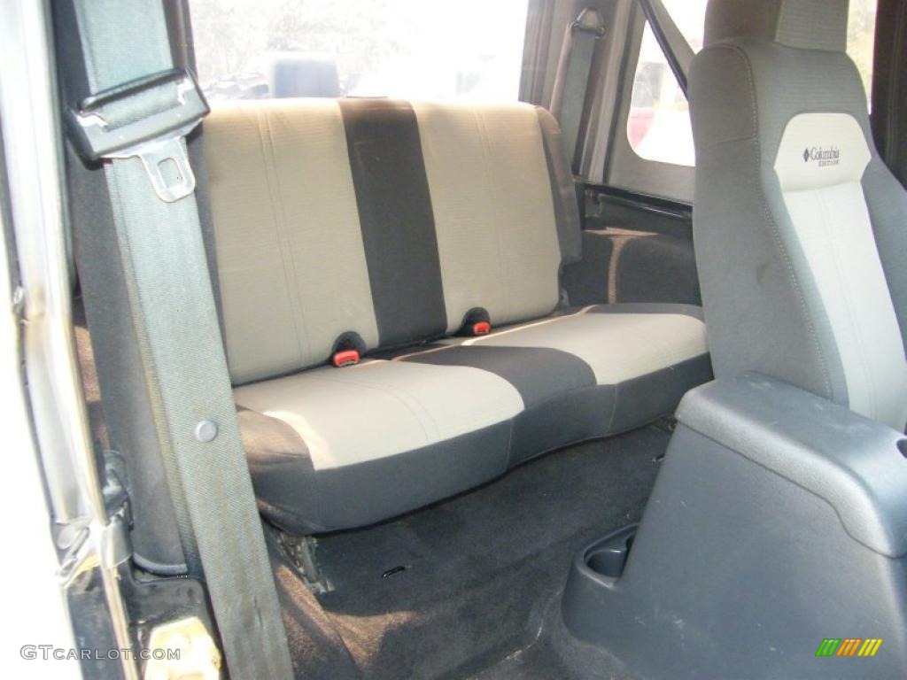 2004 Wrangler Columbia Edition 4x4 - Black / Dark Slate Gray photo #22