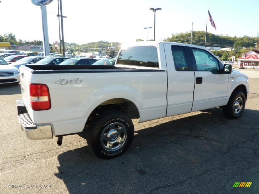 2005 F150 XLT SuperCab 4x4 - Oxford White / Medium Flint Grey photo #4