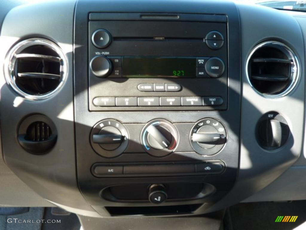 2005 F150 XLT SuperCab 4x4 - Oxford White / Medium Flint Grey photo #18