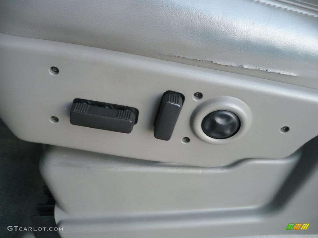 2004 Yukon Denali AWD - Silver Birch Metallic / Stone Gray photo #14