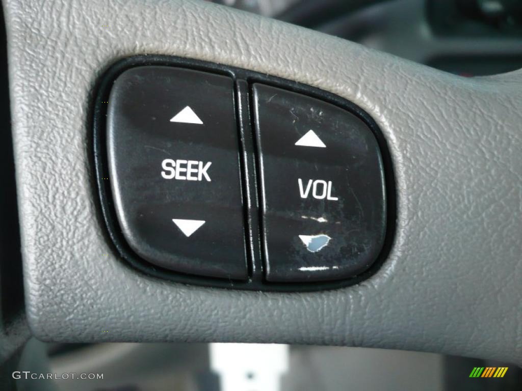 2004 Yukon Denali AWD - Silver Birch Metallic / Stone Gray photo #17