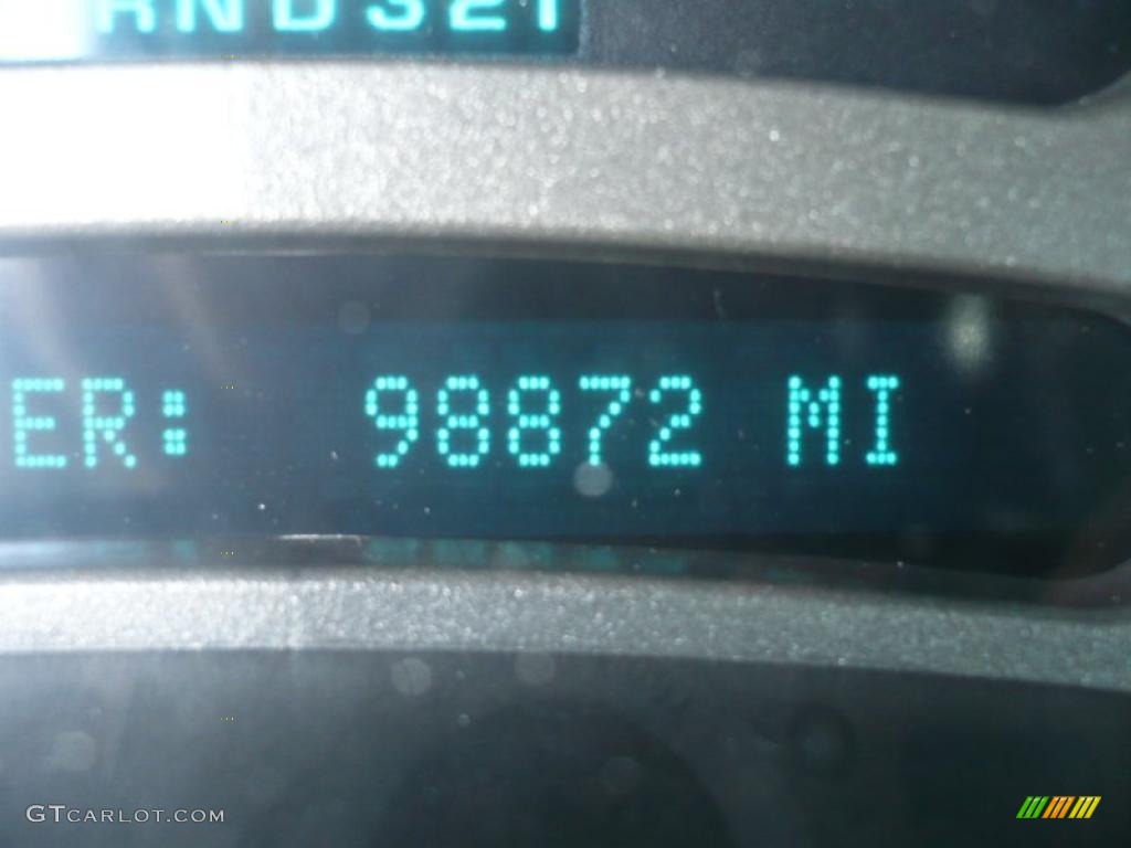 2004 Yukon Denali AWD - Silver Birch Metallic / Stone Gray photo #24