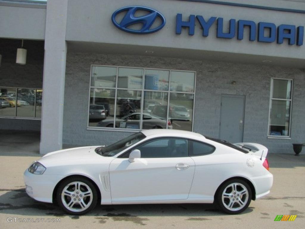 2004 Tiburon Tuscani - Alpine White / Black photo #3