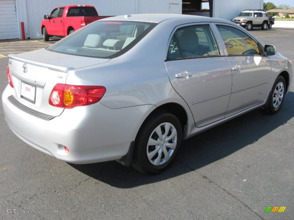 2010 Corolla LE - Classic Silver Metallic / Ash photo #6