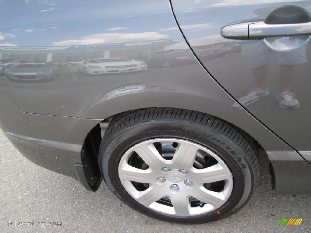 2011 Civic LX Sedan - Polished Metal Metallic / Gray photo #11