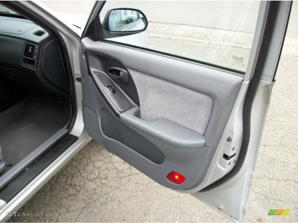 2004 Elantra GLS Sedan - Sterling Silver / Gray photo #12