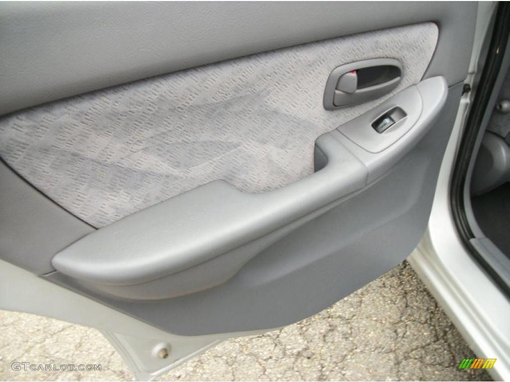 2004 Elantra GLS Sedan - Sterling Silver / Gray photo #15