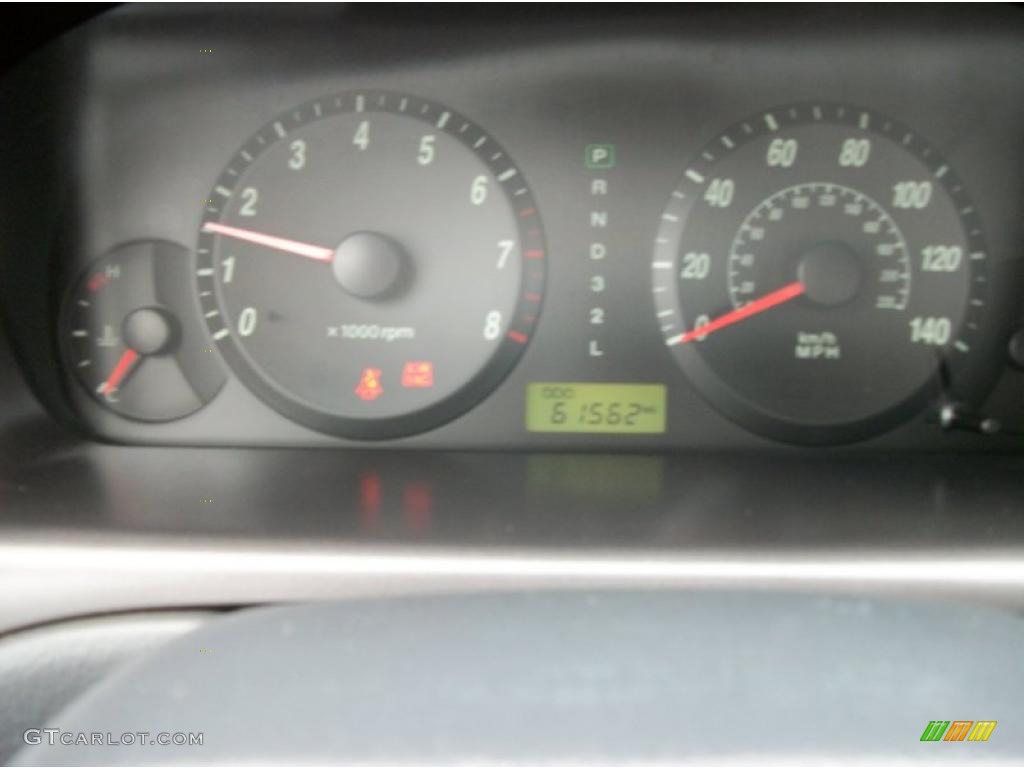 2004 Elantra GLS Sedan - Sterling Silver / Gray photo #30