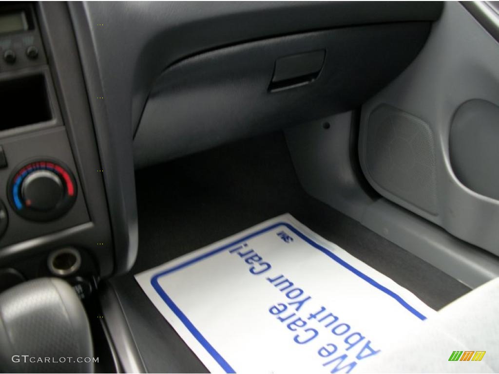 2004 Elantra GLS Sedan - Sterling Silver / Gray photo #31