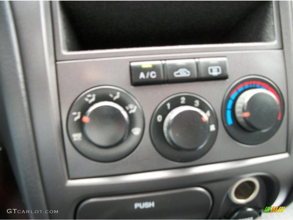 2004 Elantra GLS Sedan - Sterling Silver / Gray photo #32
