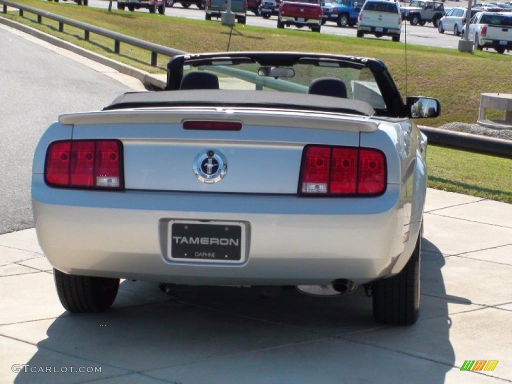 2009 Mustang V6 Convertible - Brilliant Silver Metallic / Light Graphite photo #7