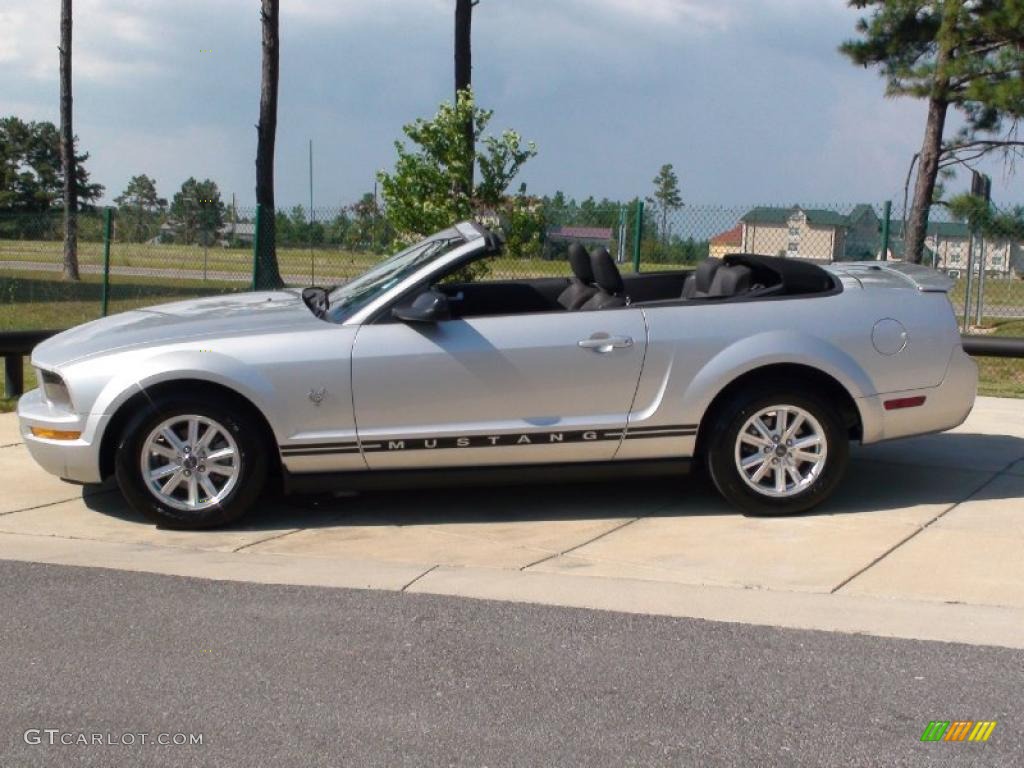 2009 Mustang V6 Convertible - Brilliant Silver Metallic / Light Graphite photo #11