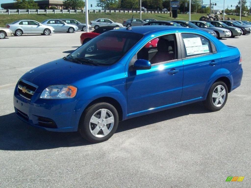 2010 Aveo LT Sedan - Bright Blue / Charcoal photo #11