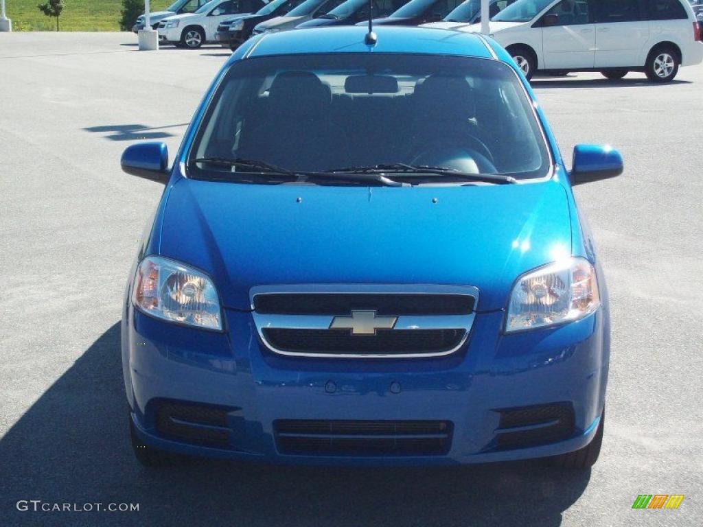 2010 Aveo LT Sedan - Bright Blue / Charcoal photo #15