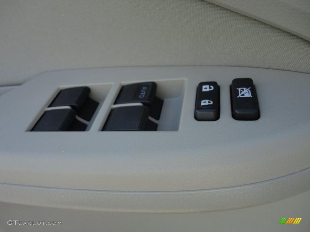 2009 Corolla LE - Desert Sand Mica / Bisque photo #15