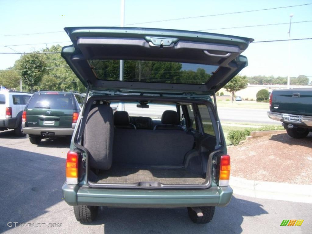 2000 Cherokee Classic 4x4 - Medium Fern Green Metallic / Agate Black photo #10