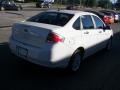 White Suede - Focus SE Sedan Photo No. 3