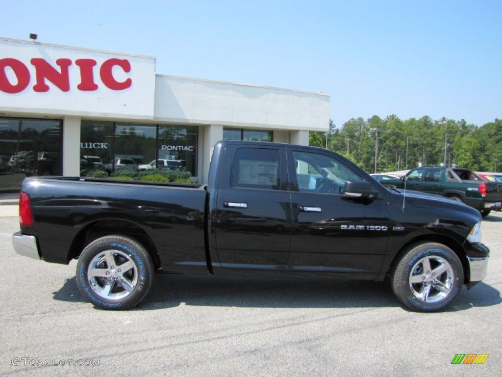 2011 Ram 1500 Big Horn Quad Cab - Brilliant Black Crystal Pearl / Dark Slate Gray/Medium Graystone photo #8