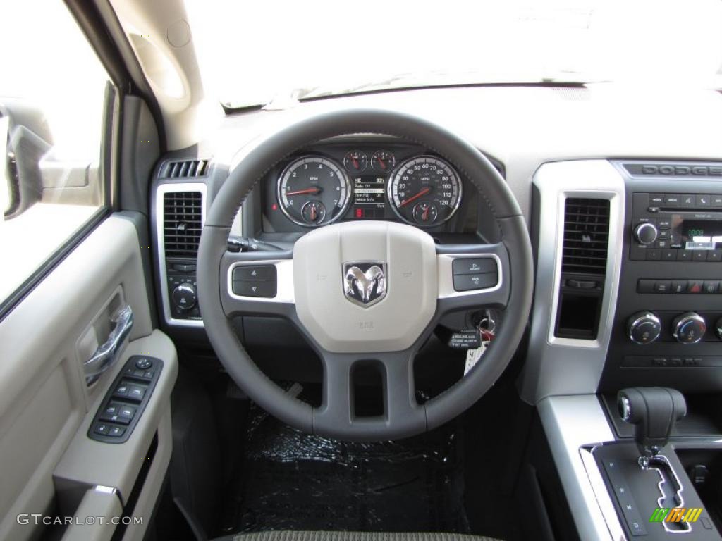2011 Ram 1500 Big Horn Quad Cab - Brilliant Black Crystal Pearl / Dark Slate Gray/Medium Graystone photo #17