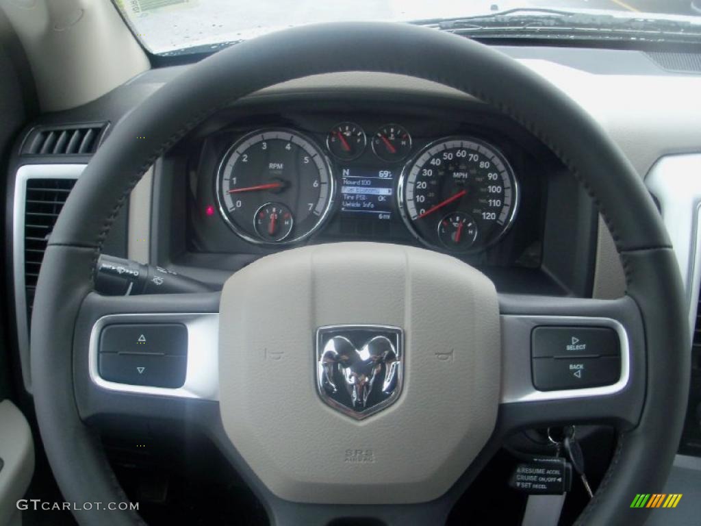 2011 Ram 1500 Big Horn Quad Cab 4x4 - Bright Silver Metallic / Dark Slate Gray/Medium Graystone photo #7