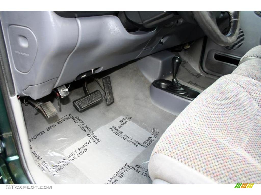 2001 Ram 2500 SLT Quad Cab 4x4 - Forest Green Pearl / Mist Gray photo #39