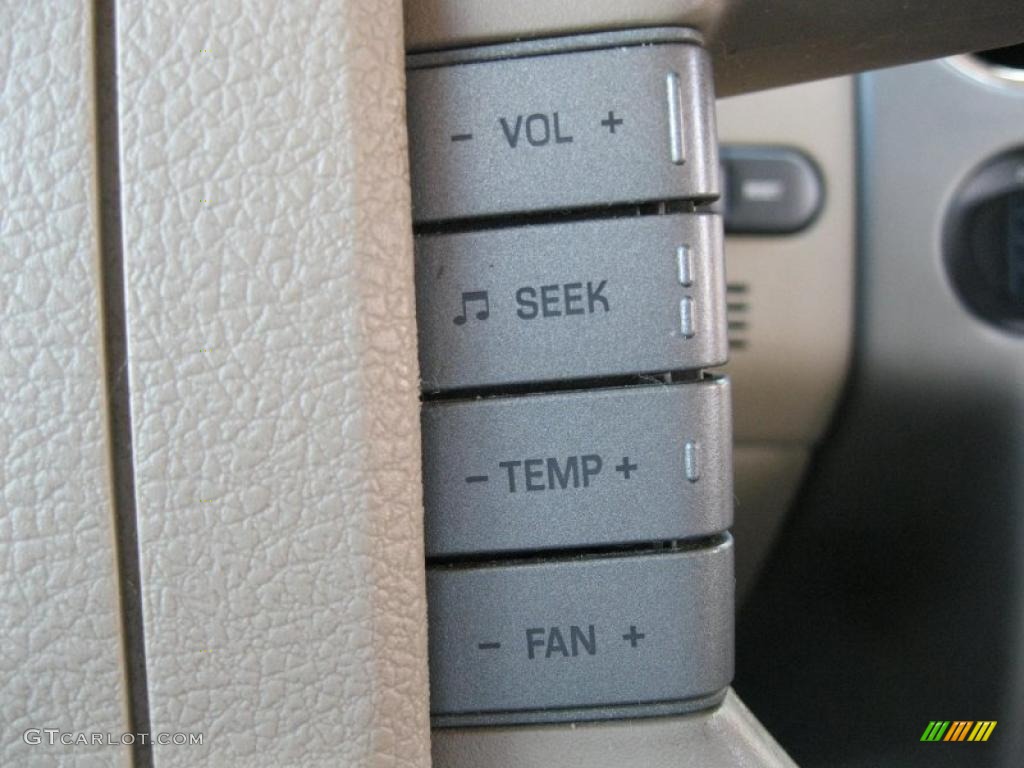 2005 F150 Lariat SuperCrew 4x4 - Dark Toreador Red Metallic / Tan photo #33