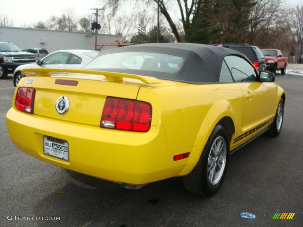 2005 Mustang V6 Premium Convertible - Screaming Yellow / Dark Charcoal photo #5