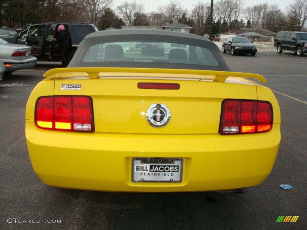 2005 Mustang V6 Premium Convertible - Screaming Yellow / Dark Charcoal photo #6