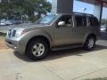 Storm Grey Metallic - Pathfinder SE Photo No. 18