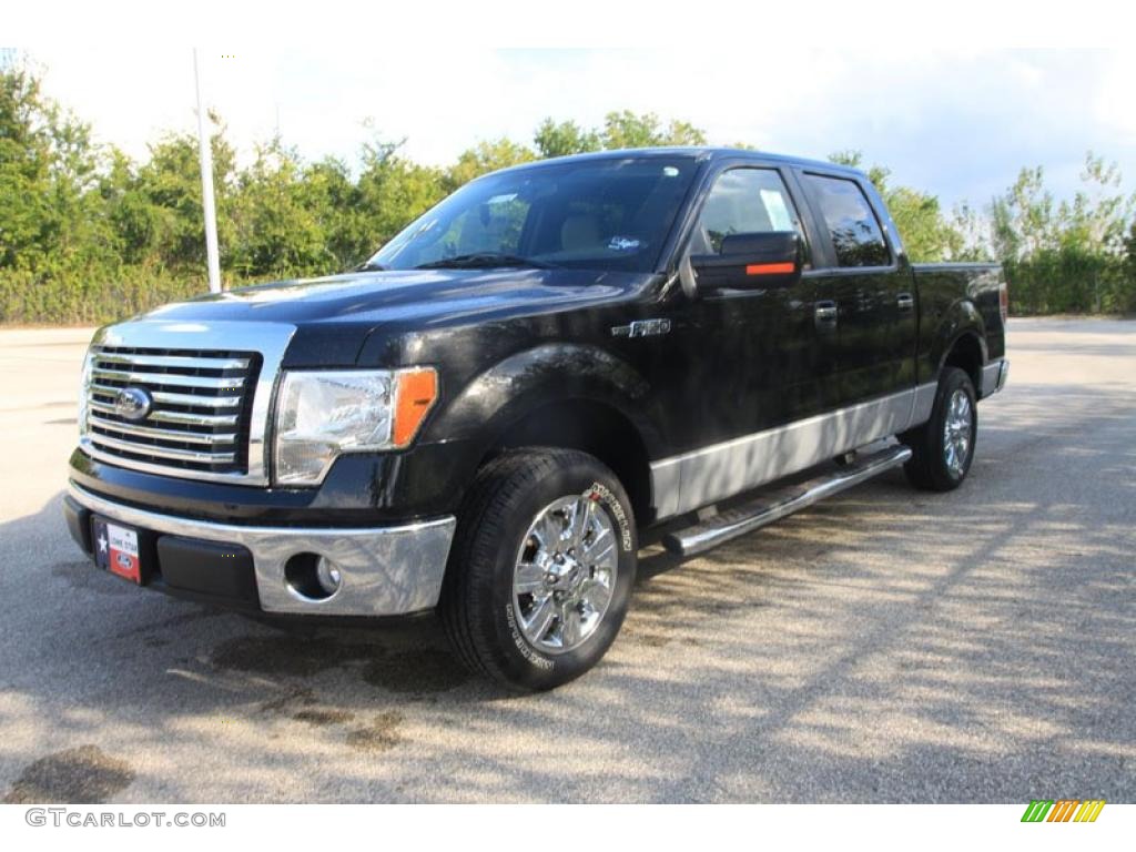 2010 F150 XLT SuperCrew - Tuxedo Black / Medium Stone photo #8